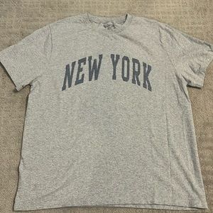 Cute Pacsun/John Galt grey New York shirt!